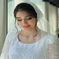 عروس با میکاپ لایت