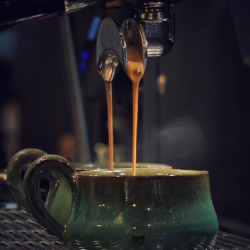 کافه دکتر شکلات | بهترین کافه های نوشهر